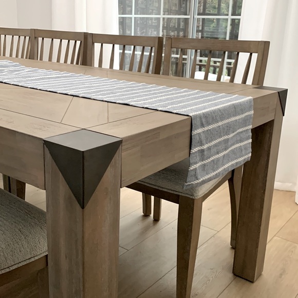 Magnolia Table runner 14x72” - Picture 1 of 3